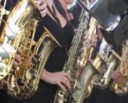 El Ensamble de Saxofones es dirigido por Harold Guillén