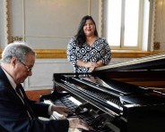 Canciones del Mundo, a cargo de la soprano  Anayanci Quirós y el pianista José Francisco Víquez.  