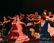 Flamenco es pasión un espectáculo con 42 bailaoras y músicos en vivo llega al Teatro Nacional 