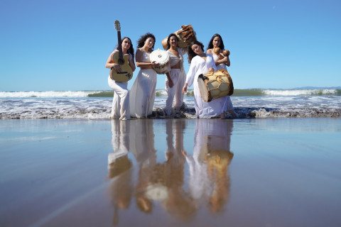 Teatro al Mediodía: Hijas del Agua: Canto y Memoria de la Gran Madre