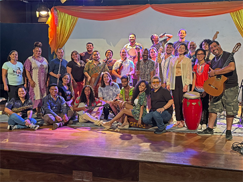 Imagen de Teatro al Mediodía; Banda Dínamo Limón