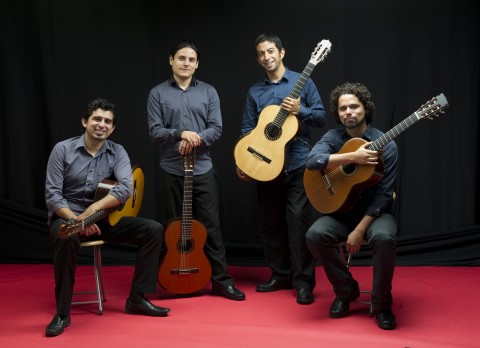 El Cuarteto de Guitarras de Costa Rica se encuentra integrado por Nicolás Alvarado, Manuel Durán, Julio Monge y Edmundo Núñez