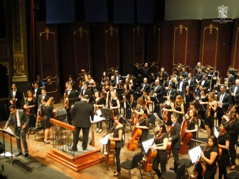 La Orquesta Sinfónica Juvenil es dirigida por el Maestro Marvin Araya
