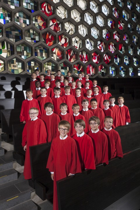 El Coro de niños St. Johns de Minessota ha realizado giras por diversos países de Europa.