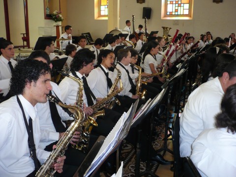 Tanto la Banda como la Orquesta estarán a cargo del director Ernesto Gallardo, un percusionista graduado del Instituto Nacional de la Música.