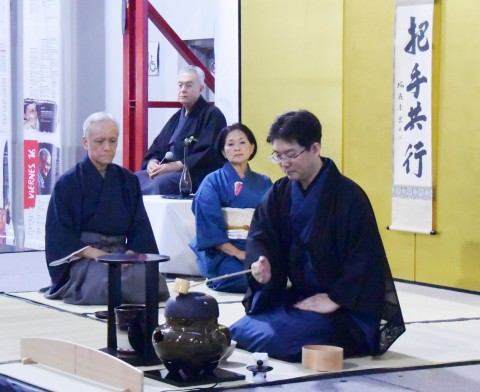 La Ceremonia del Té será ofrecida por los expertos, el Maestro Soyo Maruoka y la Maestra Sono Higurashi