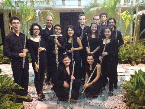 Este coro que será dirigido por Gabriela Mora, fue creado en el año 2003 y desde su fundación ha participado en numerosos conciertos a nivel nacional. 