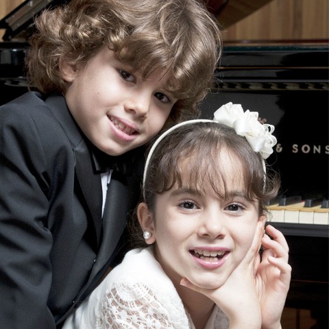 Felipe y María José Castillo, tienen once años de edad