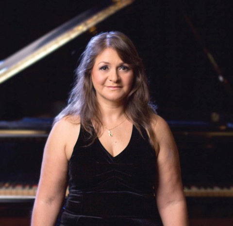 Esta pianista inició sus estudios en el Instituto Superior de Artes en 1999 