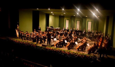 Orquesta Sinfónica de la Universidad de Costa Rica.