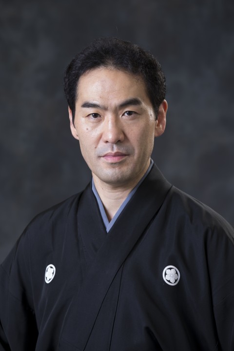 Nacido en 1967, Hiroharu Fukata estudió con Mansaku Nomura.  