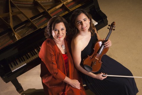 Pilar Aguilar y a Grace Marín en un recital de violín y piano con obras españolas y de América Latina
