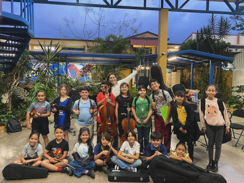 Música al Atardecer: Ensamble del programa introductorio de cuerdas: Cuerditas Musicales 