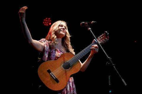 Imagen de Katie James en Concierto