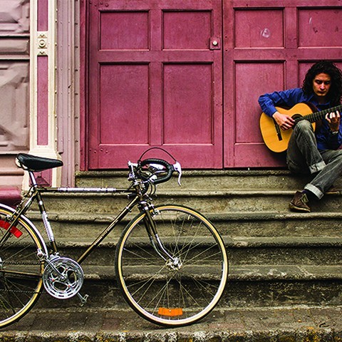 Oscar Jiménez intenta conectar la música con el ajetreado entorno urbano que nos rodea.
