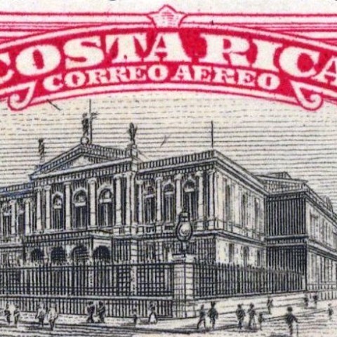 En la imagen se aprecia la fachada principal del Teatro Nacional. Estampilla 50 céntimos  publicada en 1947.