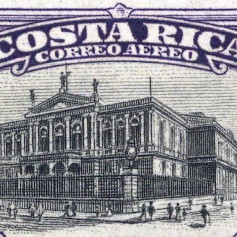 En la imagen se aprecia la fachada principal del Teatro Nacional. Estampilla 45 céntimos publicada en 1947.