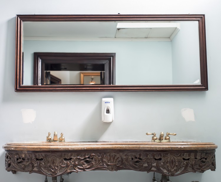 Espejo de baño de caballeros II